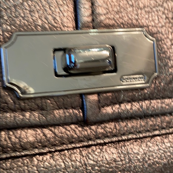 Coach clutch. - Picture 2 of 5